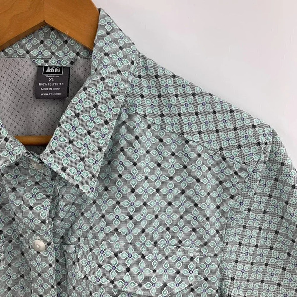 REI Co-op Sahara Button Up Outdoor Short Sleeve Shirt in Asphalt Floral Size XL - Picture 3 of 10